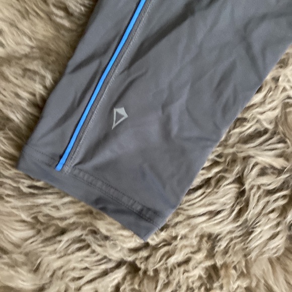 2 for $20 Lululemon Ivivva Girls Workout Capris Shorts Side Pockets - Picture 6 of 6